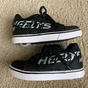 Black Heelys like NEW